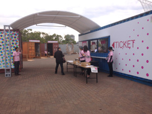 2013ビエンナーレ内覧会02